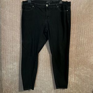 🌞3/$25 Forever 21+ skinny jeans